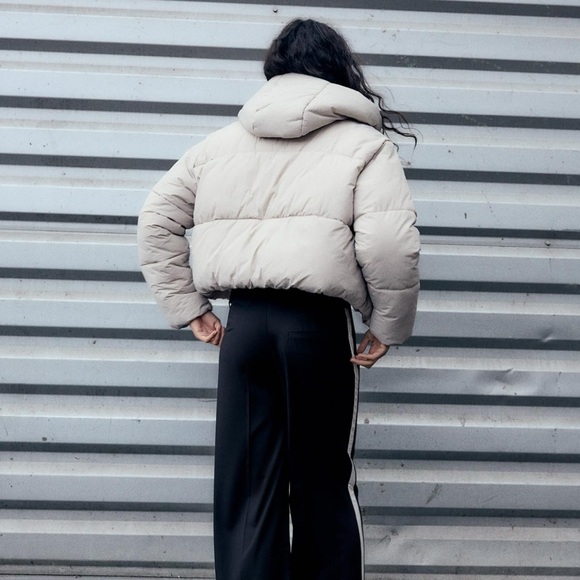 Zara Women's Light Beige Puffer Jacket with hood NWT - Picture 3 of 16